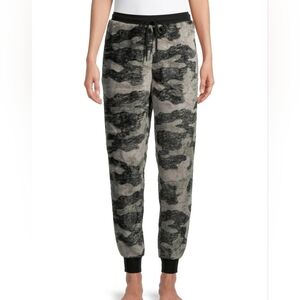 Secret Treasures Camo Fluffy Joggers